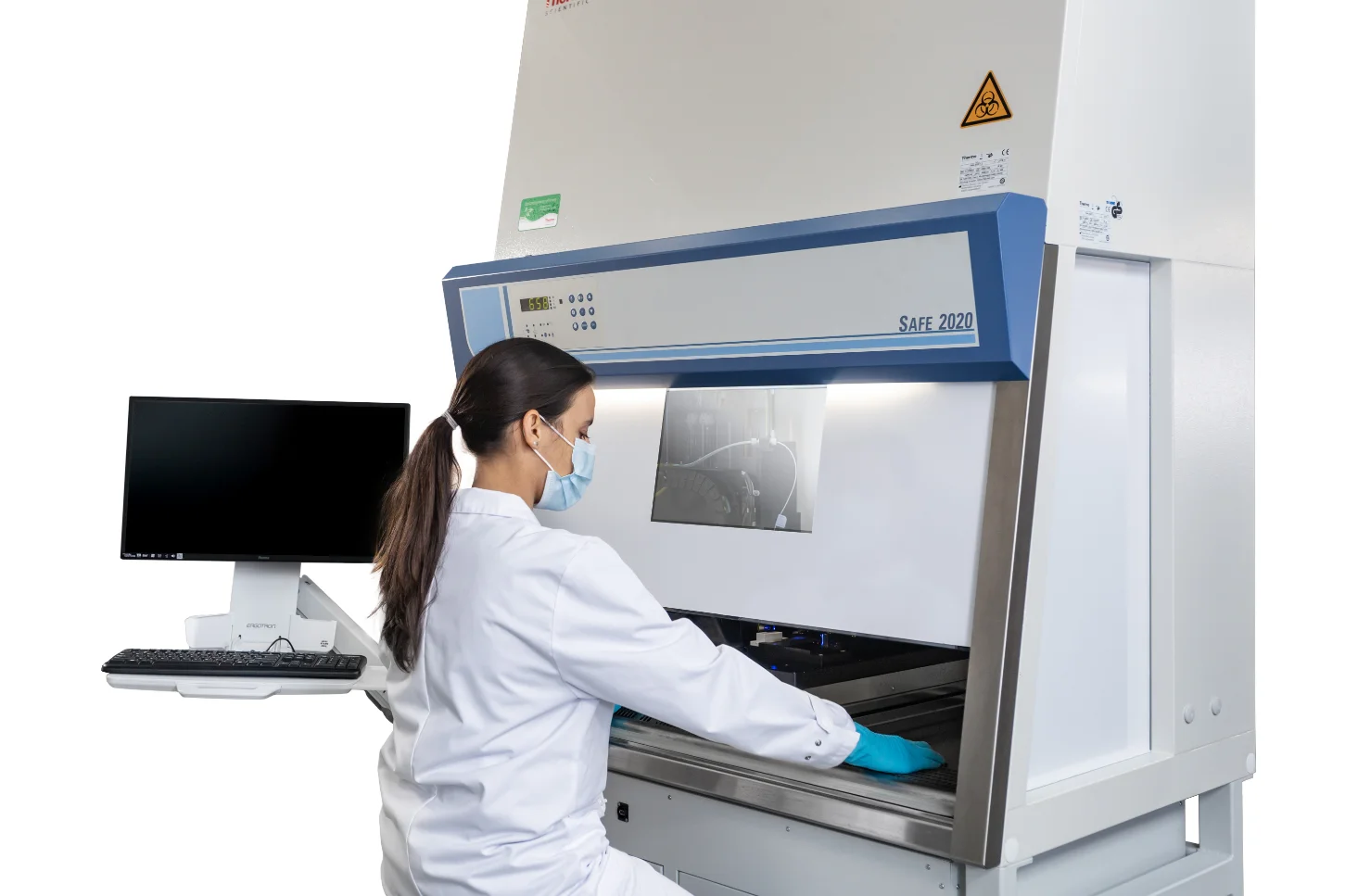 Cellenone-BSC-with-scientist